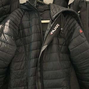 Pajar lightweight puffer jacket , hood, pockets